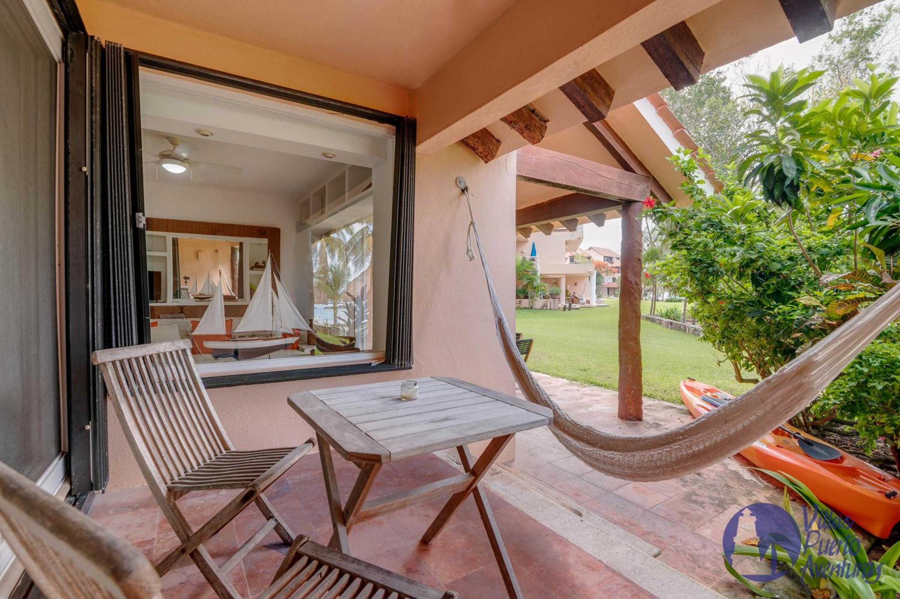 Foto de Chac Hal, Beachfront Apartment with Amenities - Chac Hal 2
