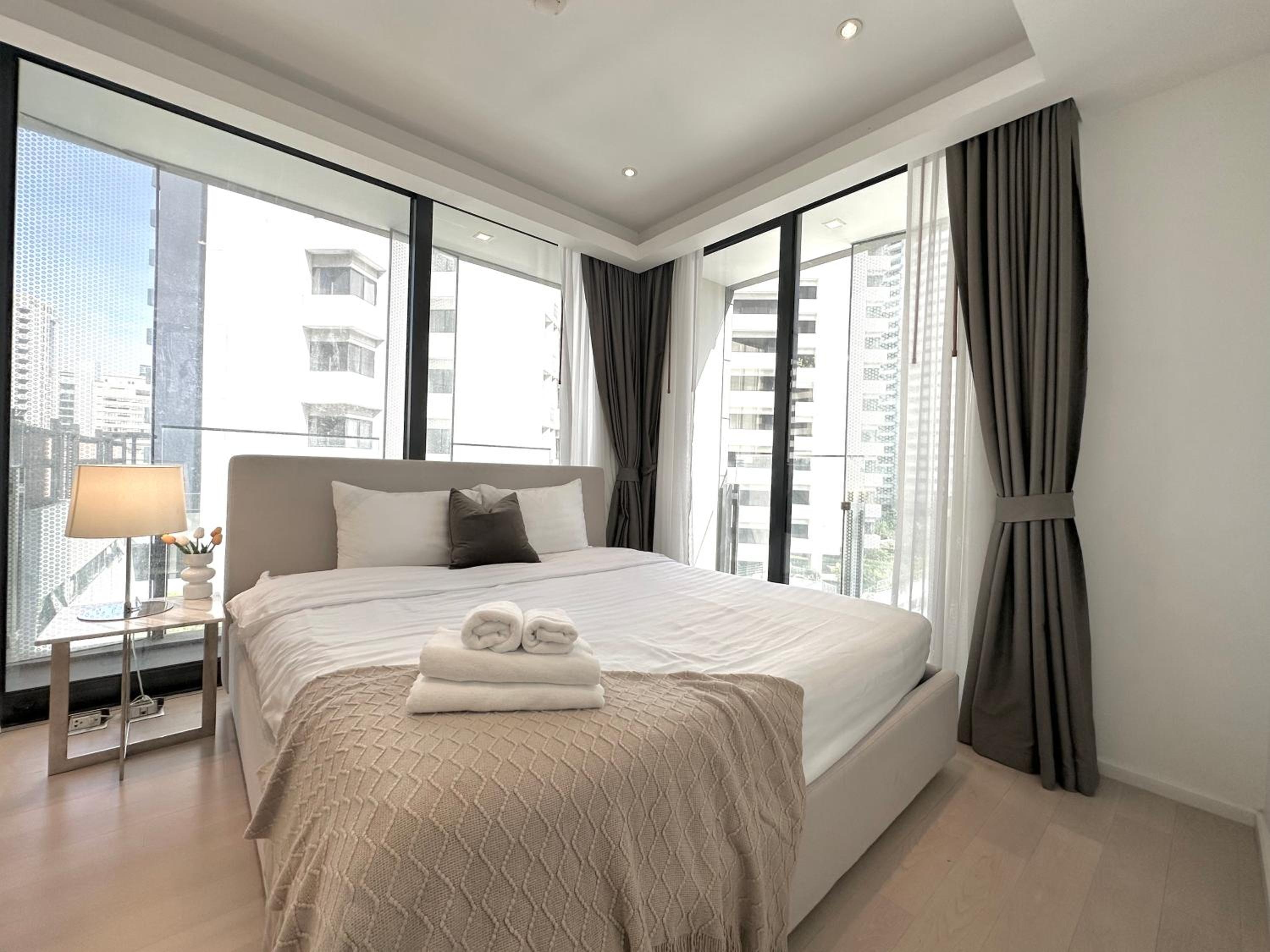 Foto de Sukhumvit 11#Luxury#Pool#Gym#BTS Nana&MRT Sukhumvit#1BR#Max4ppl