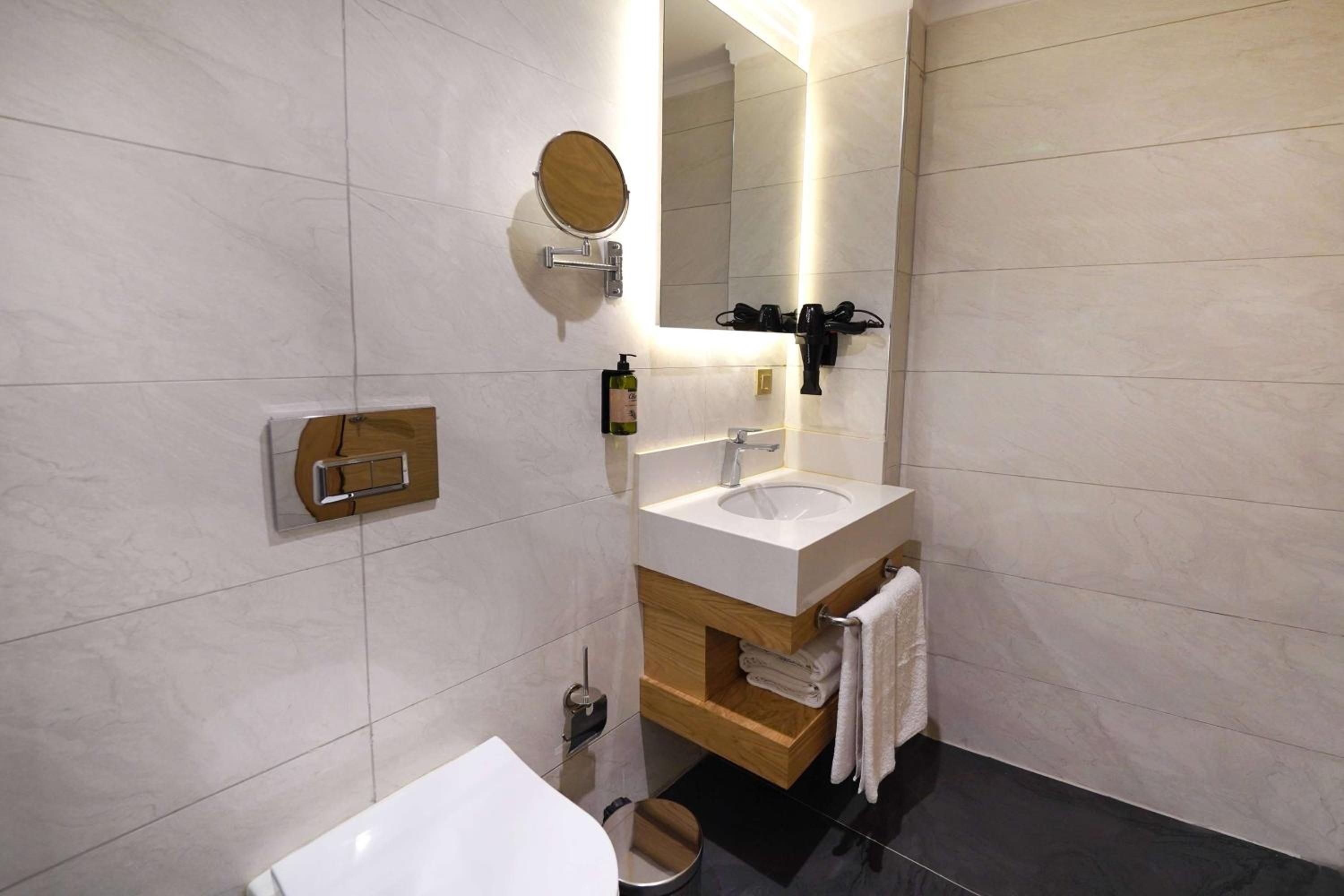 Foto de Days Inn by Wyndham Istanbul Bomonti