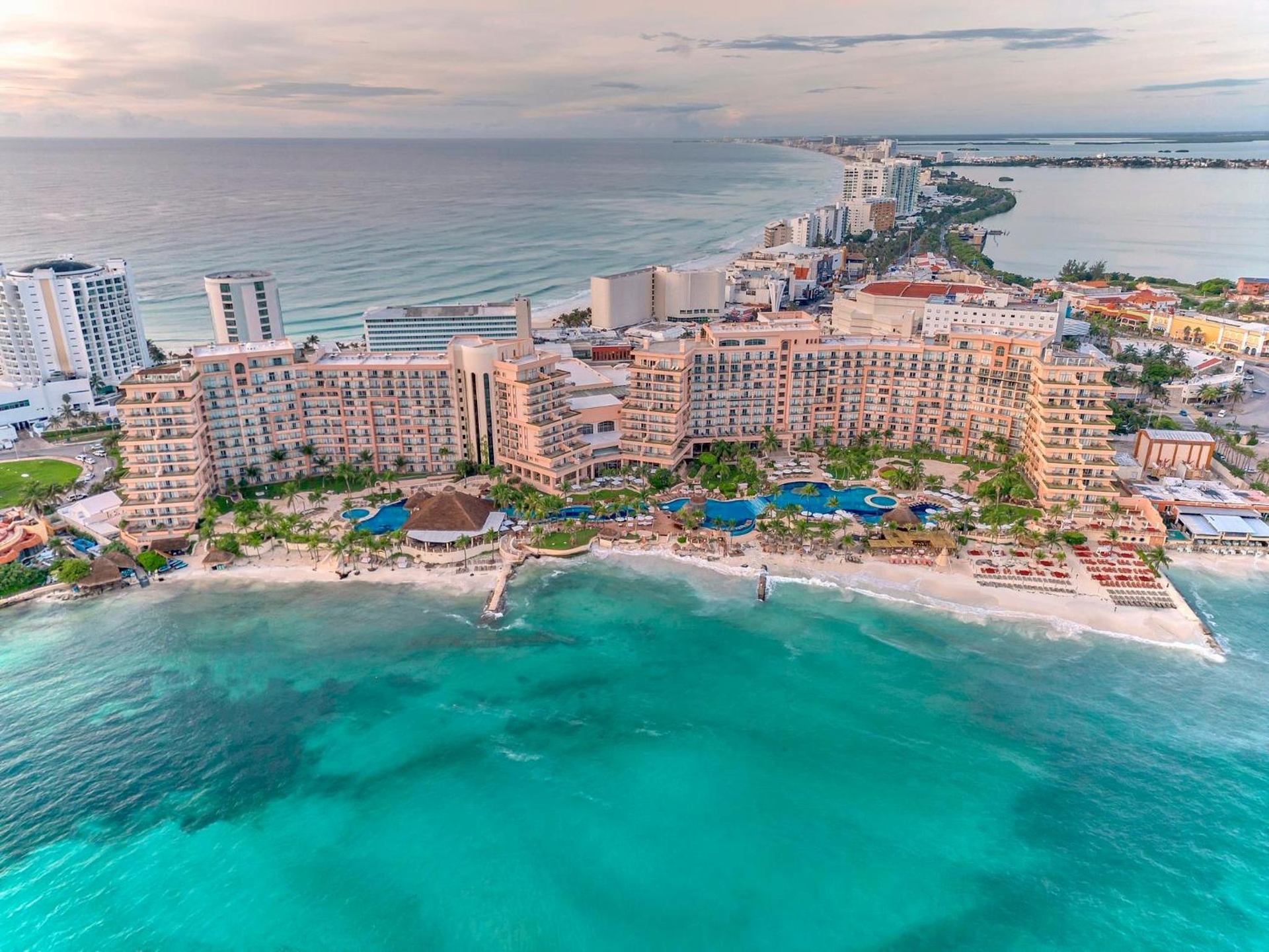 Grand Fiesta Americana Coral Beach Cancun - All Inclusive, Cancún