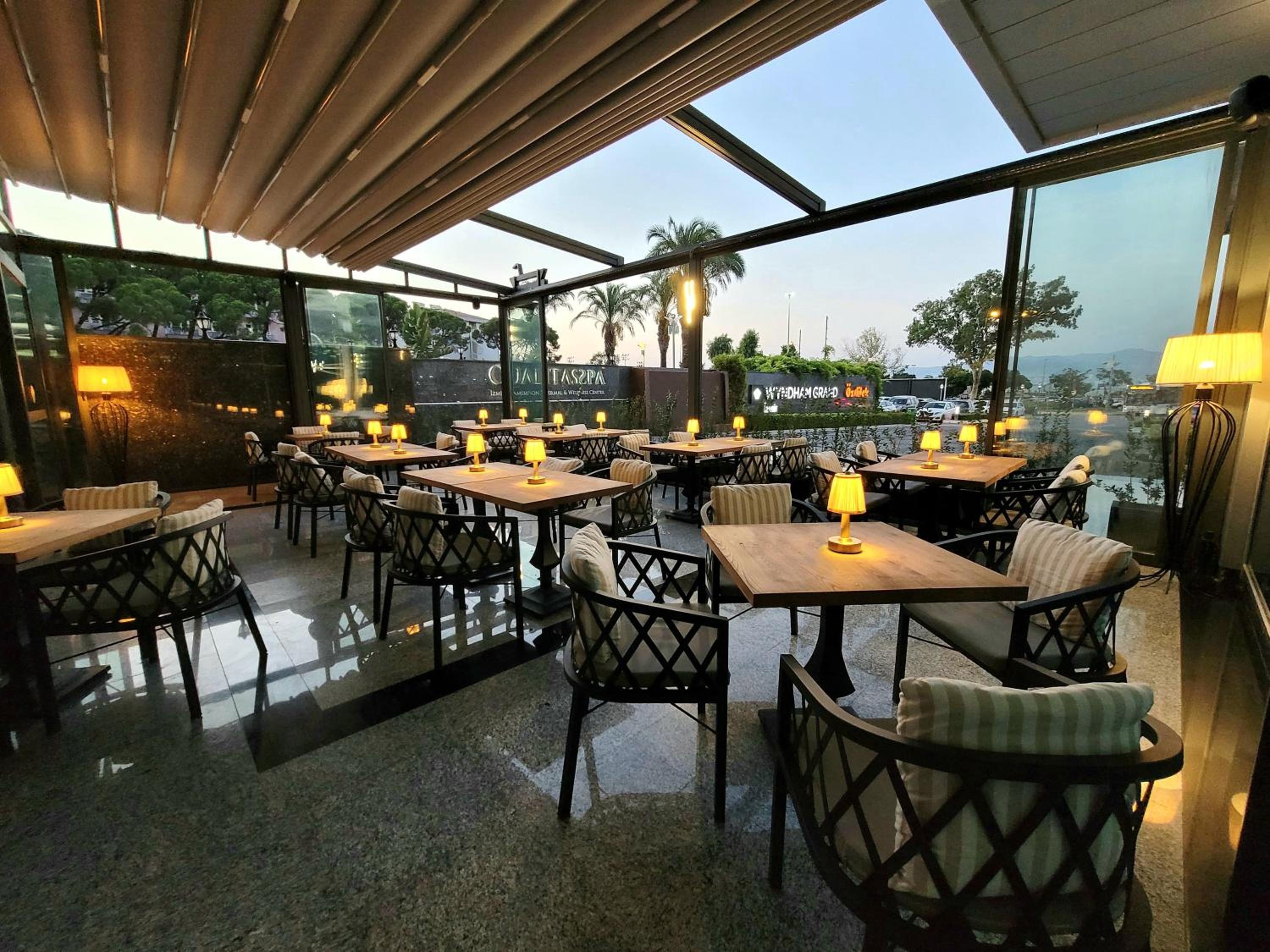 Foto de Wyndham Grand Izmir Ozdilek Thermal & Spa