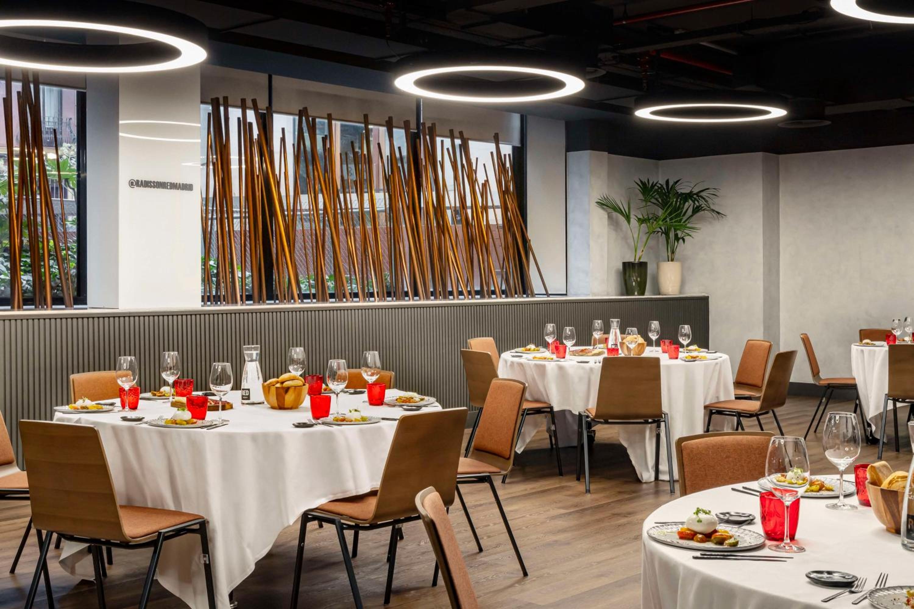 Foto de Radisson RED Madrid