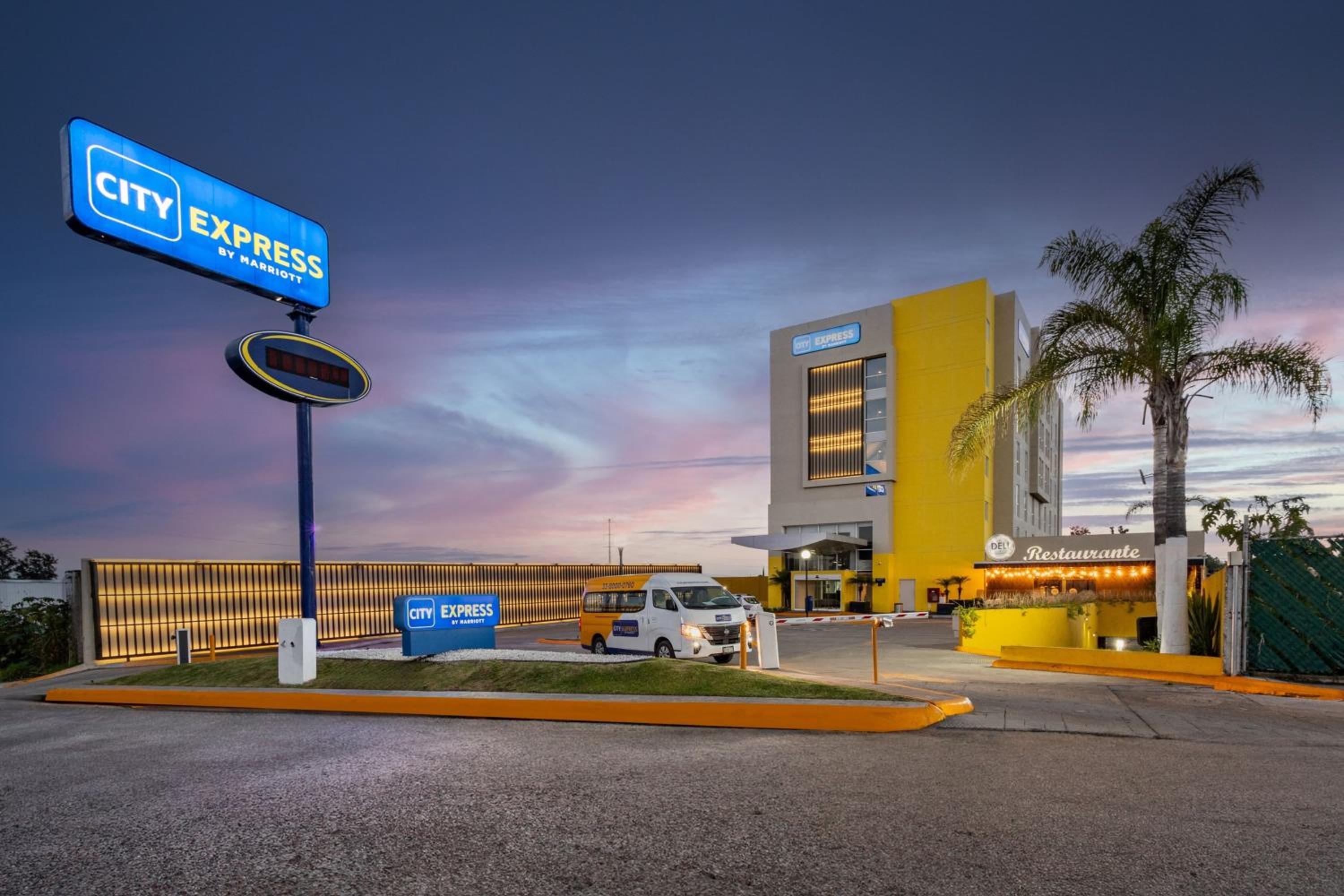 City Express by Marriott Guadalajara Aeropuerto