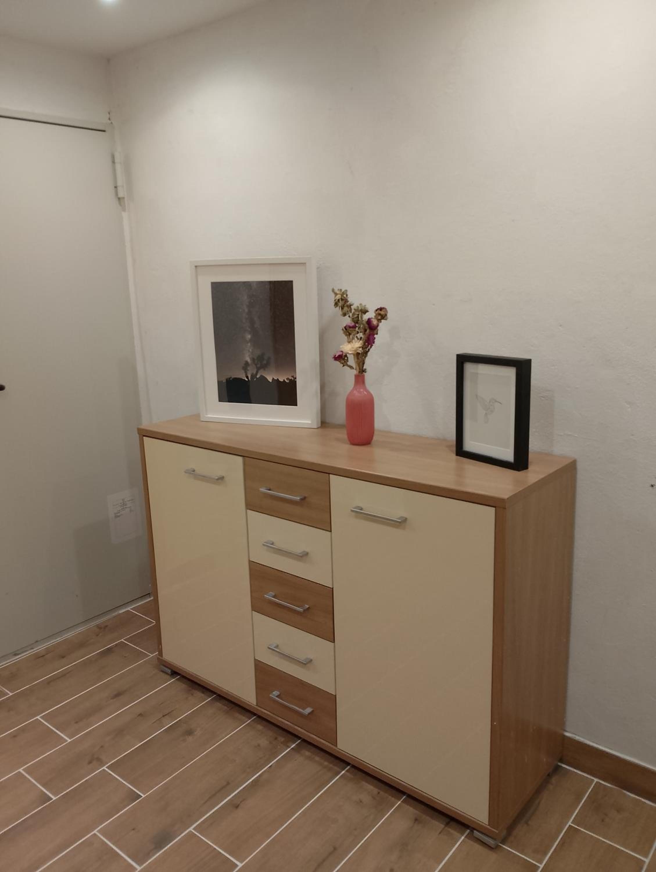 Foto de Helles Doppelzimmer im Untergeschoss mit Bad im Grünen nahe Potsdam