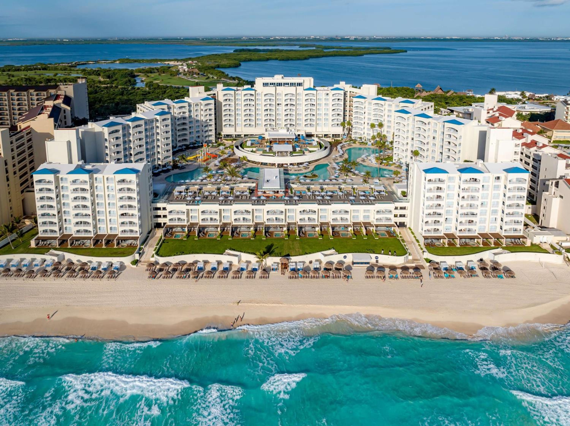Hilton Cancun Mar Caribe All-Inclusive Resort, Cancún