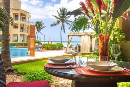 Foto de Oceanfront Condo a Block Off 5th in Heart of Playa