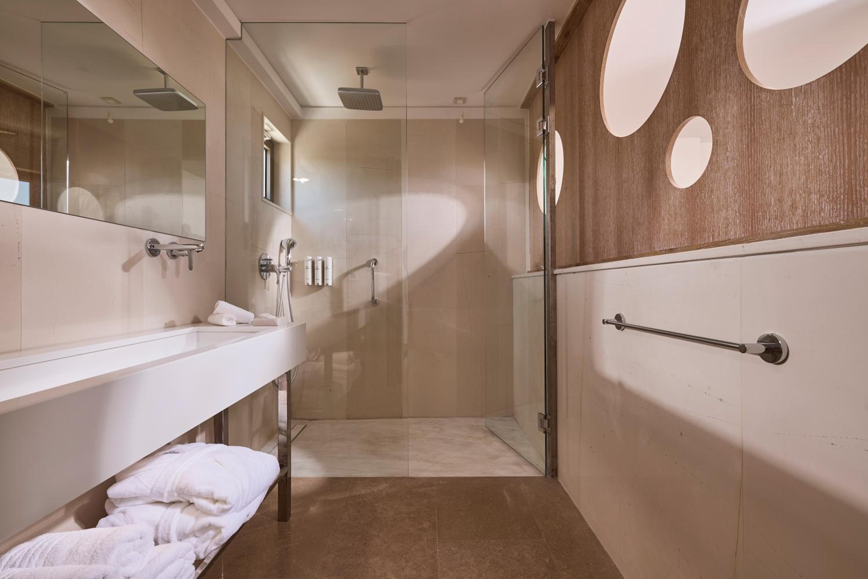 Foto de St. Nicolas Bay Resort Hotel & Villas