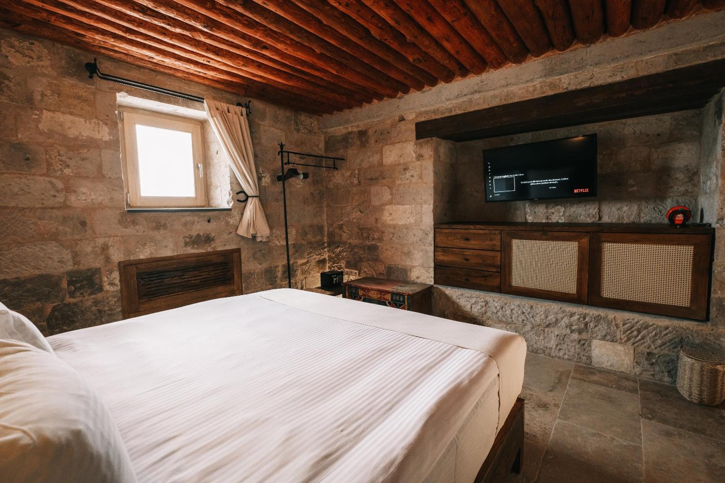 Foto de Millstone Cave Suites Hotel