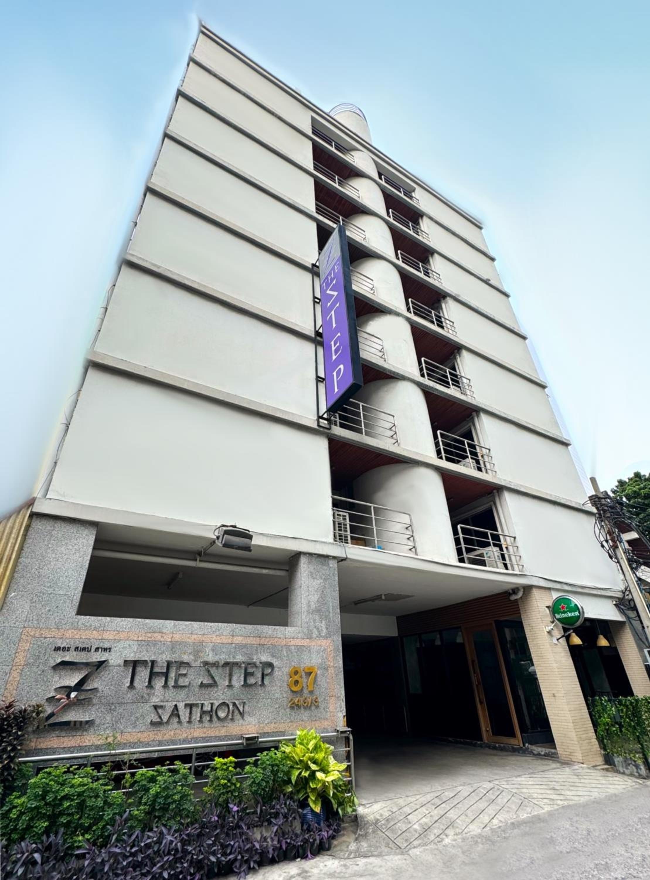 Collection O The Step Sathorn