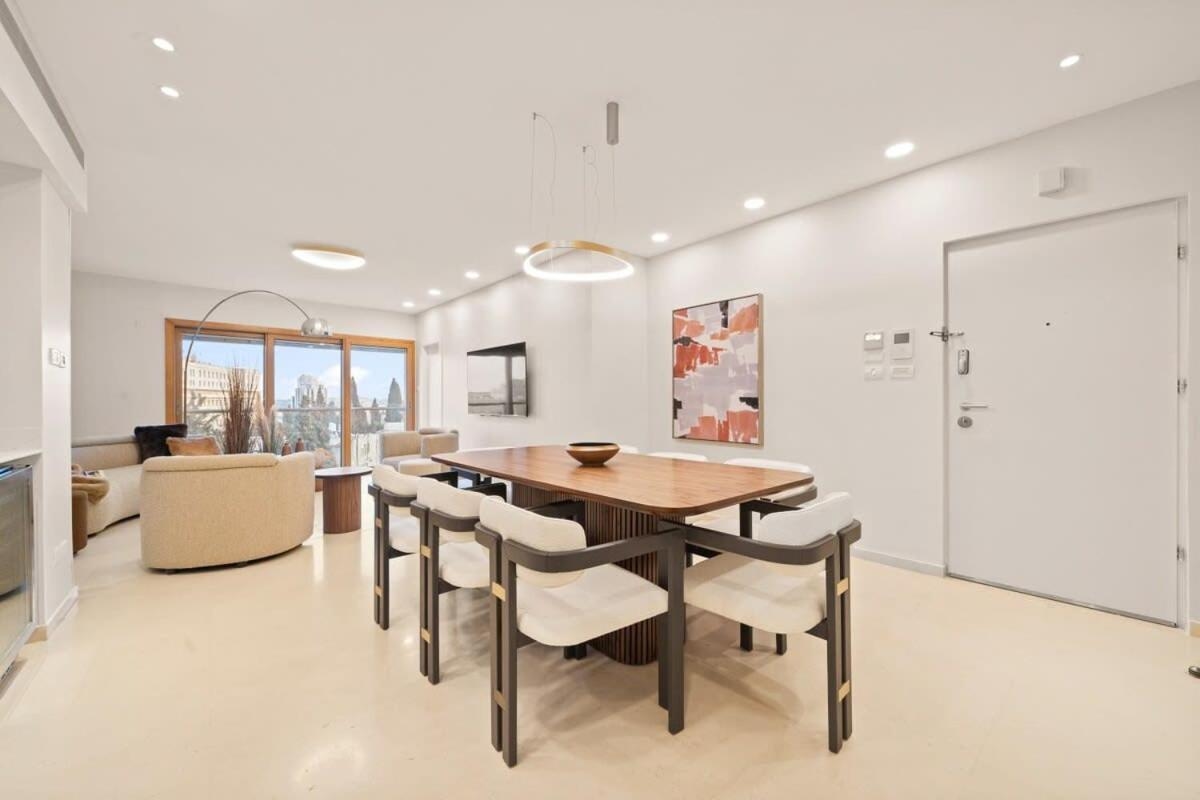 King David Residence Luxury 3 BD Pool Gym Parking