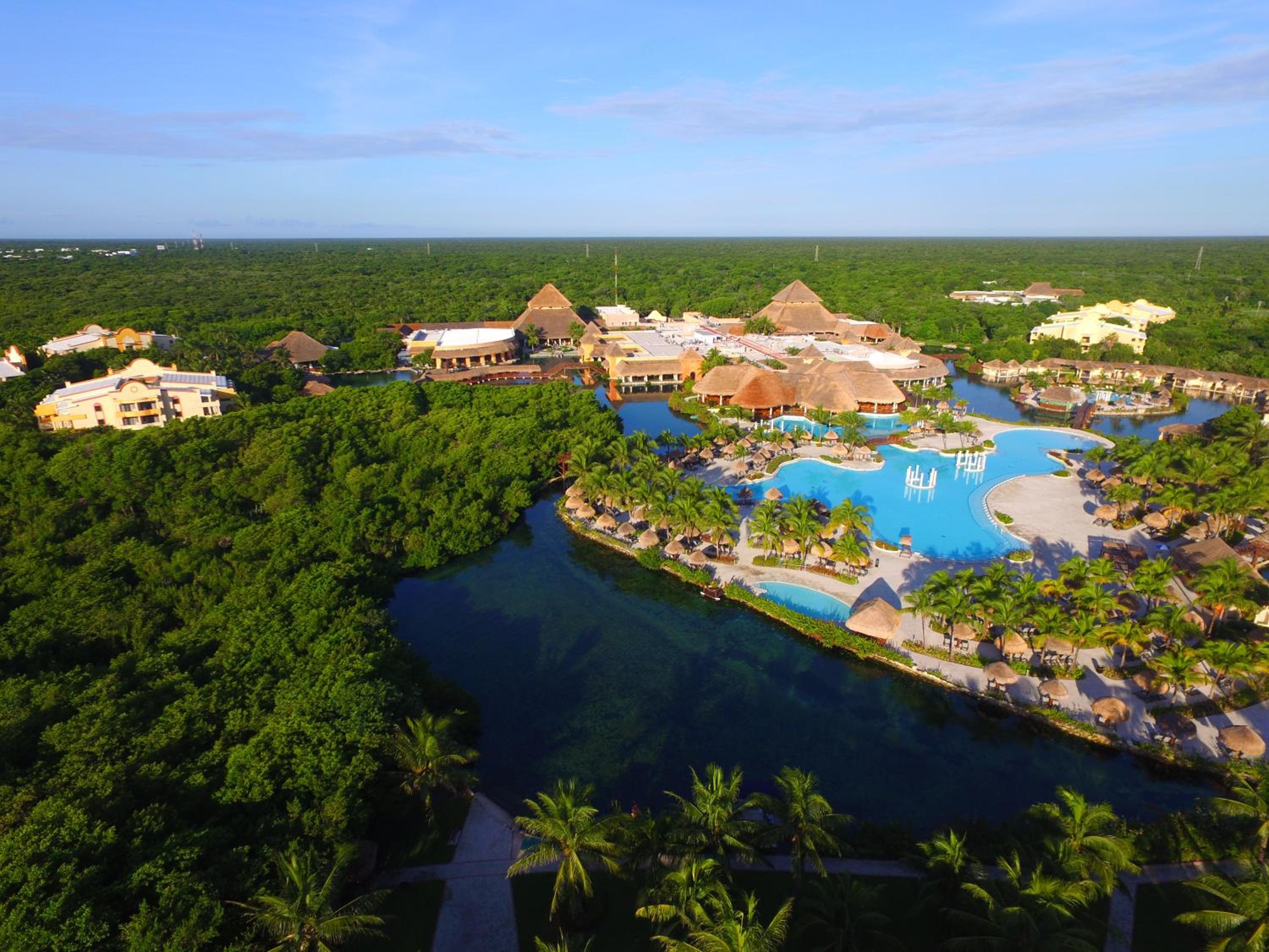 Grand Palladium Select White Sand Resort & Spa - All Inclusive