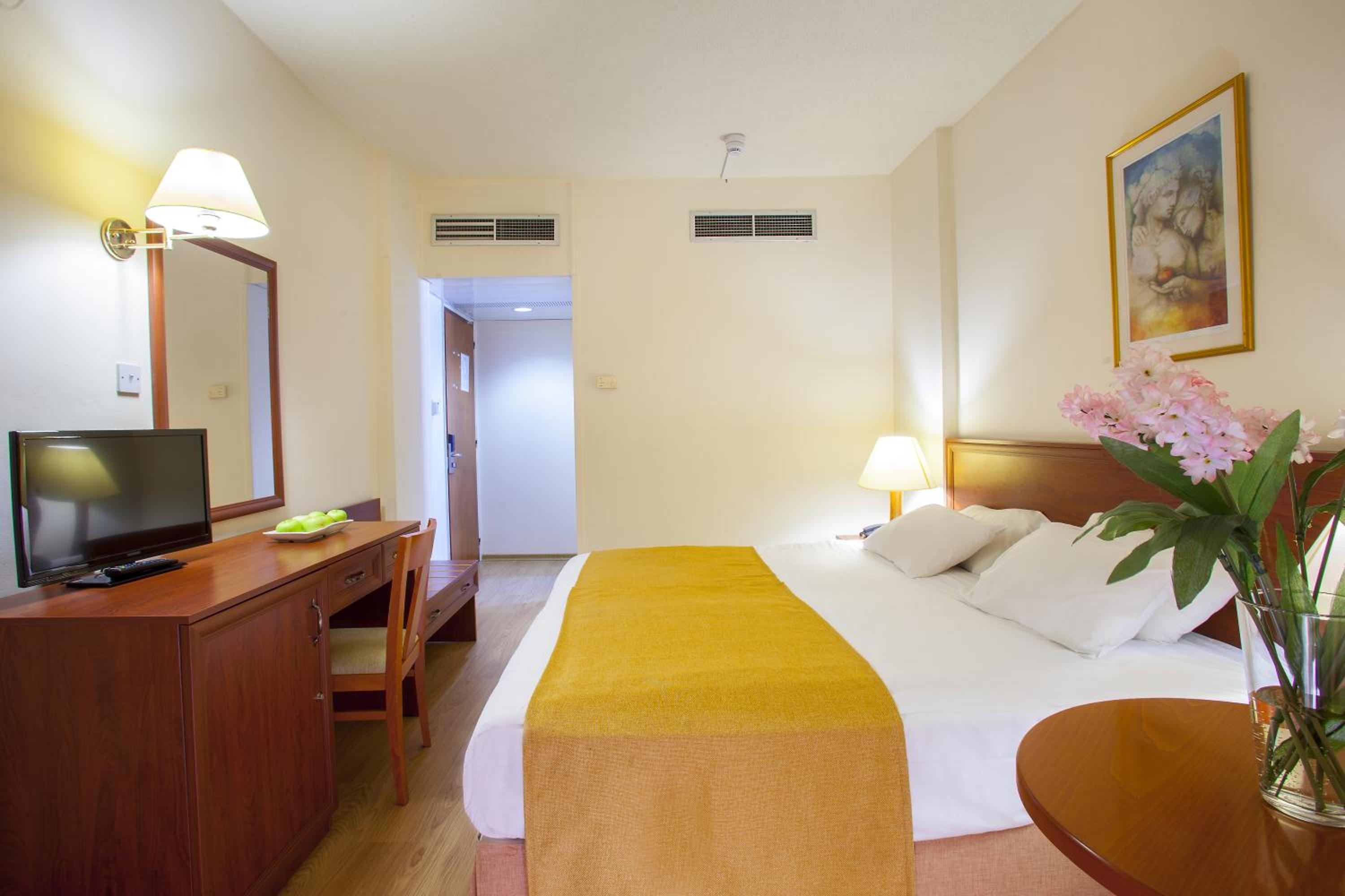 Foto de Kapetanios Limassol Hotel