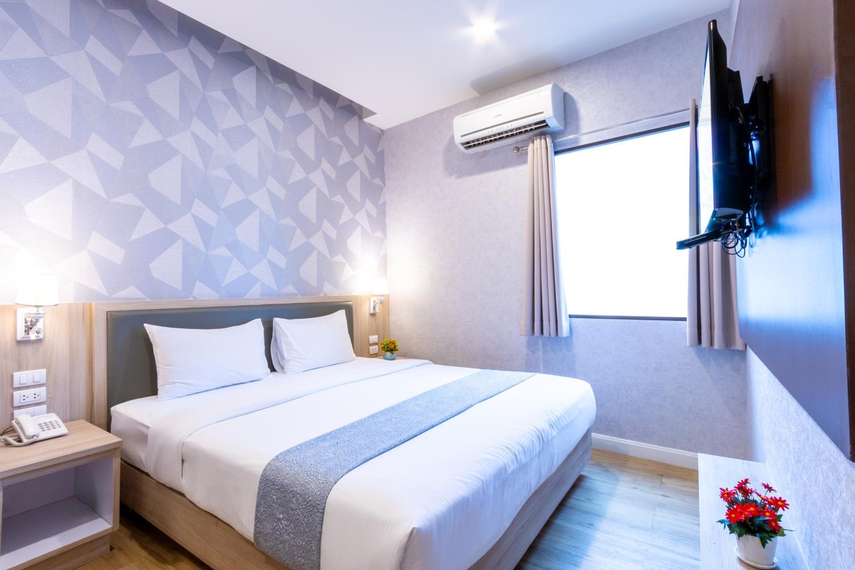 Foto de Leela Orchid Hotel