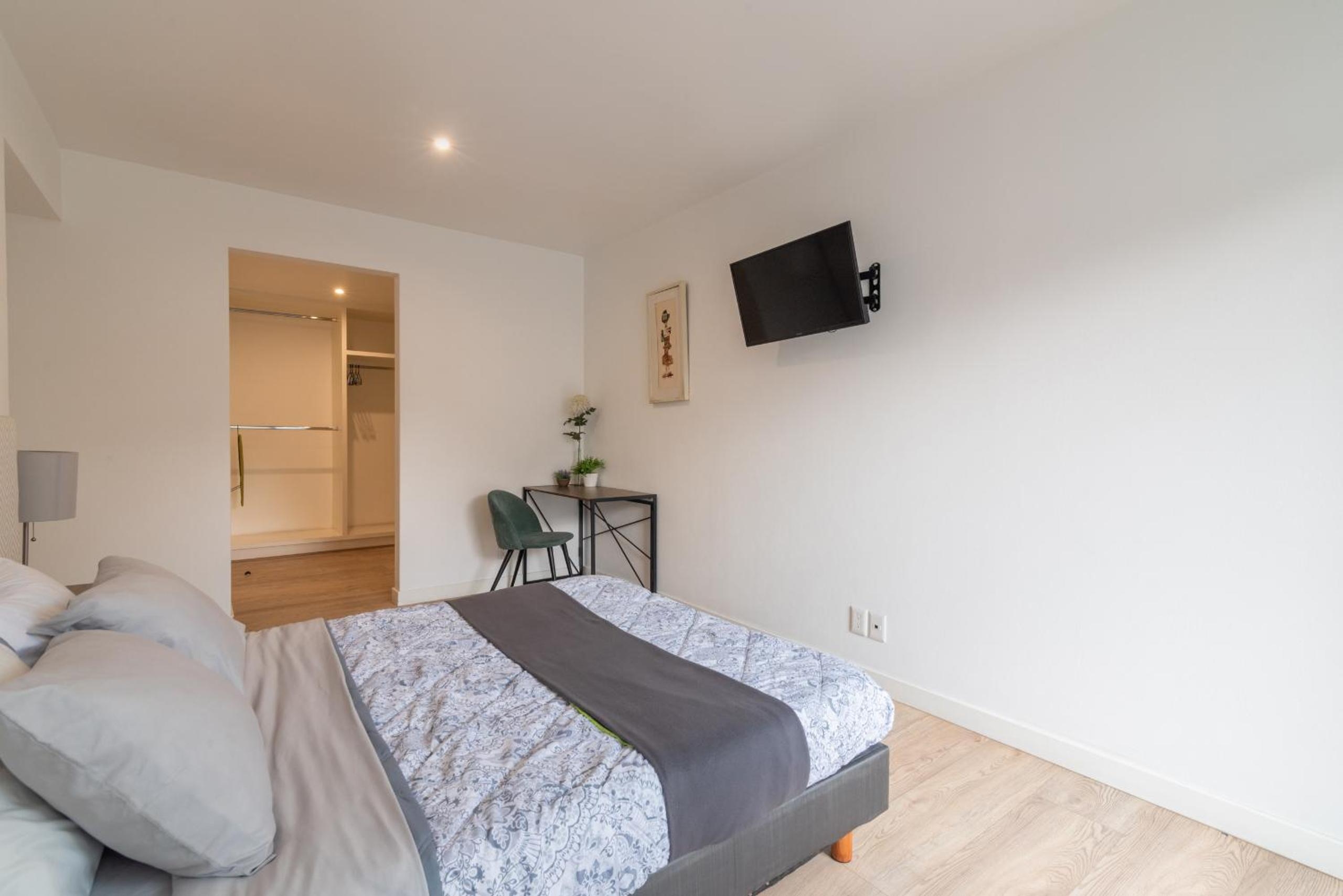 Foto de Cozy Urban Rooftop Lounge Free Parking & WiFi