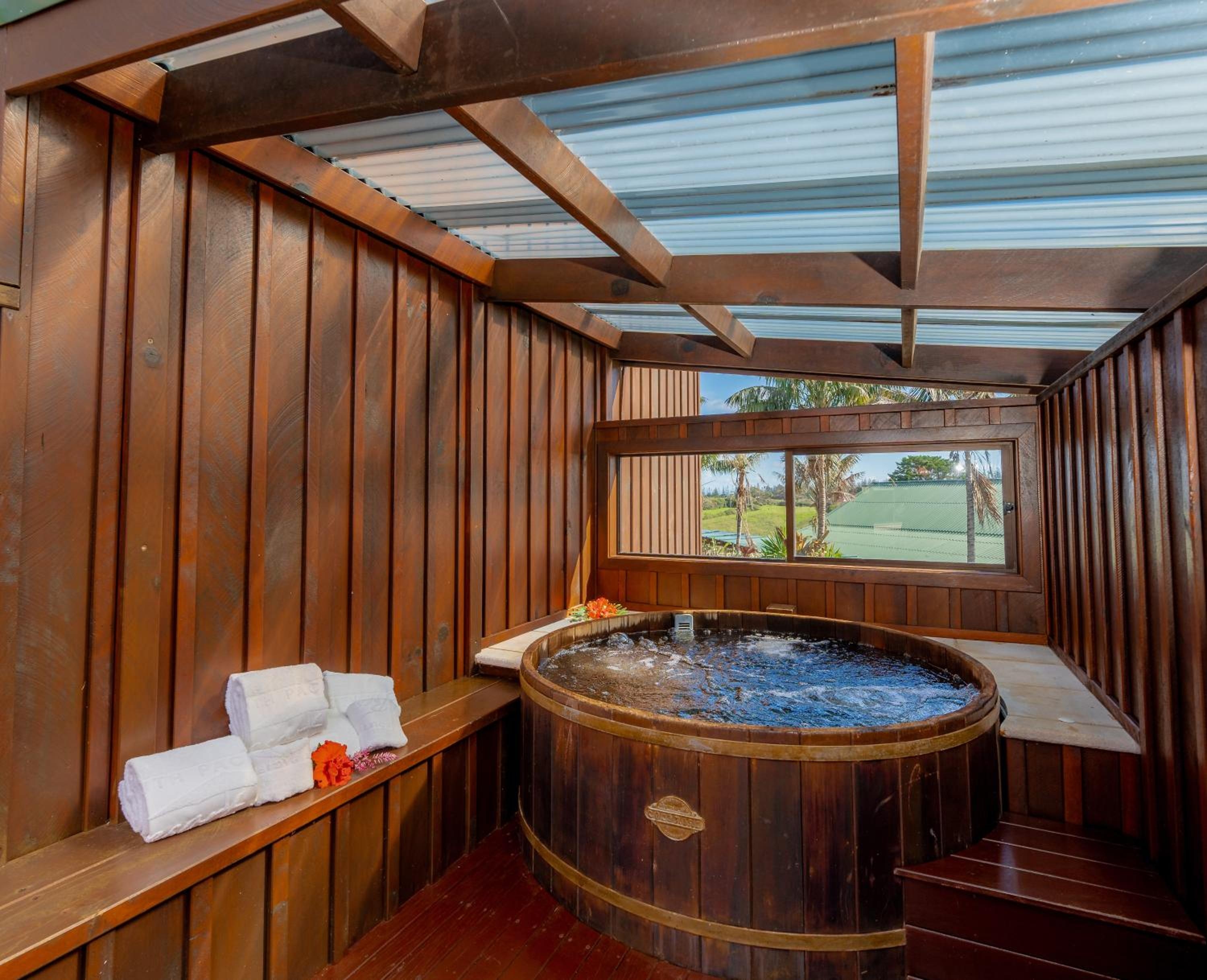 Foto de South Pacific Resort Hotel