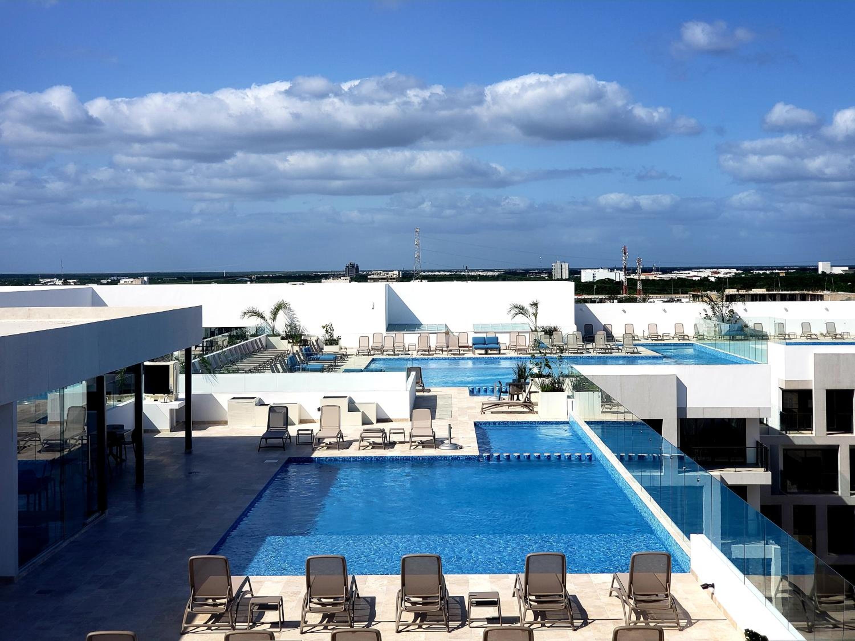 Foto de Stylish Luxury Condo in the heart of Playa