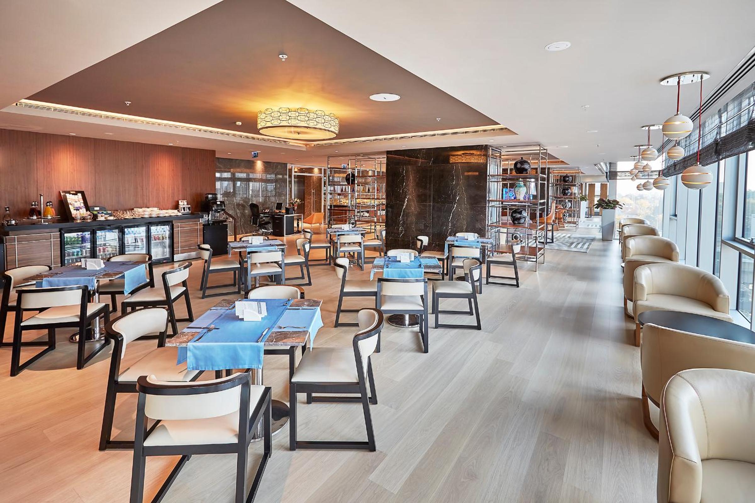 Foto de Wyndham Grand Istanbul Levent Hotel & Conference Center