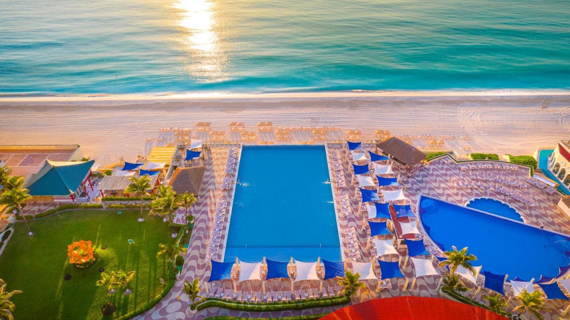 Foto de Crown Paradise Club Cancun - All Inclusive