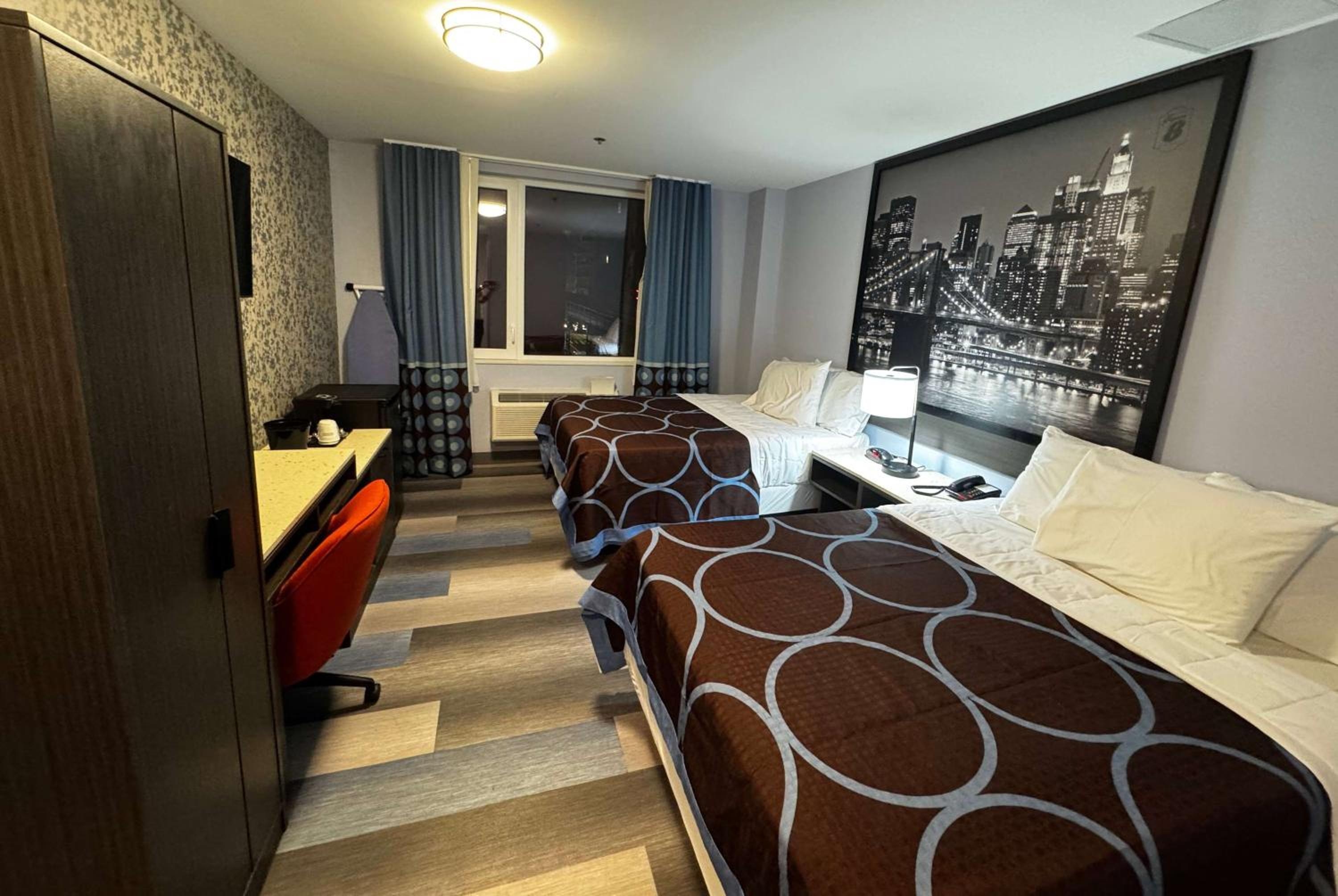 Foto de Super 8 by Wyndham Brooklyn Fulton Street Broadway Junction