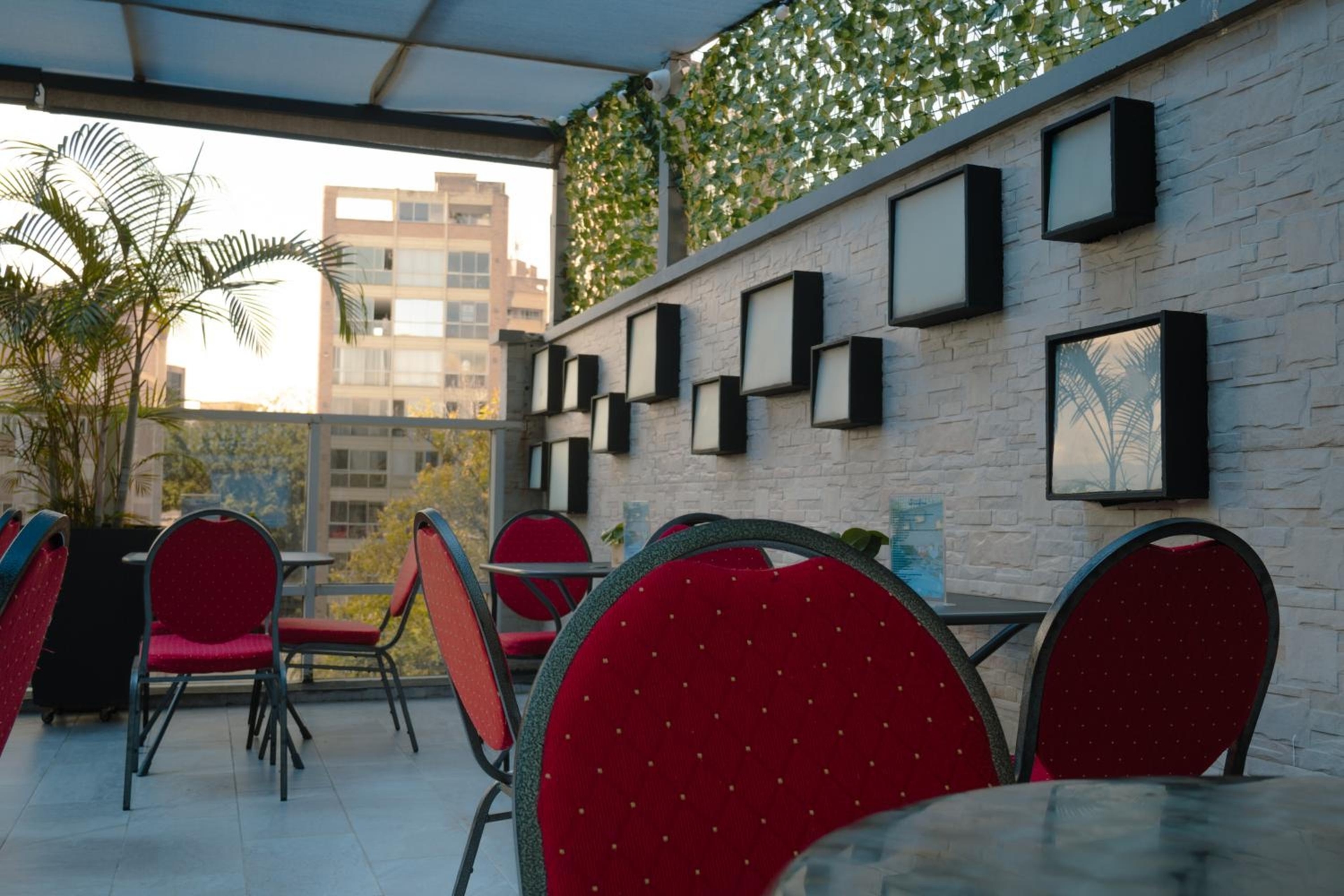 Hotel Laureles Plaza, Laureles