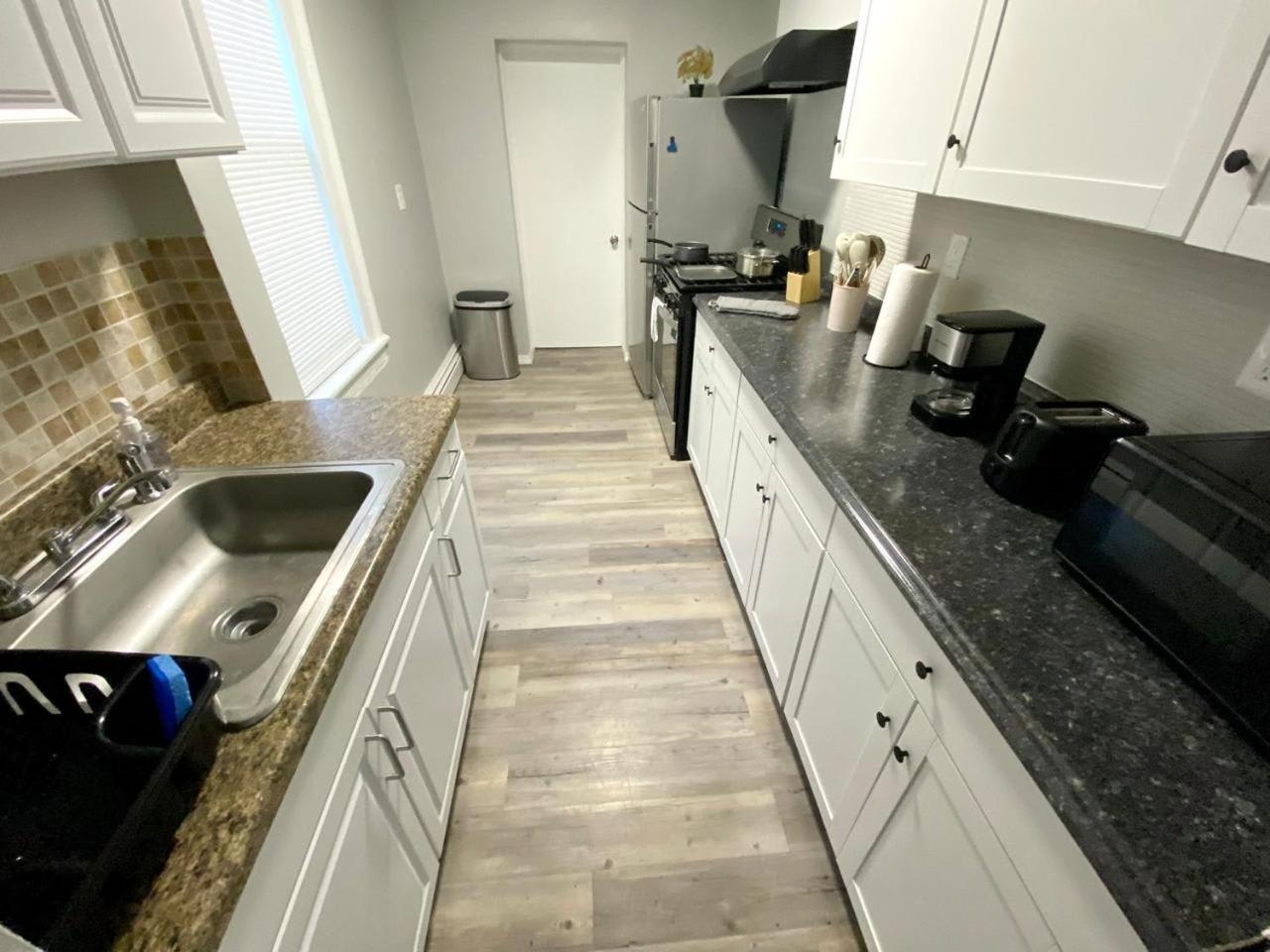 Foto de Modern comfort-2BR haven mins to NYC