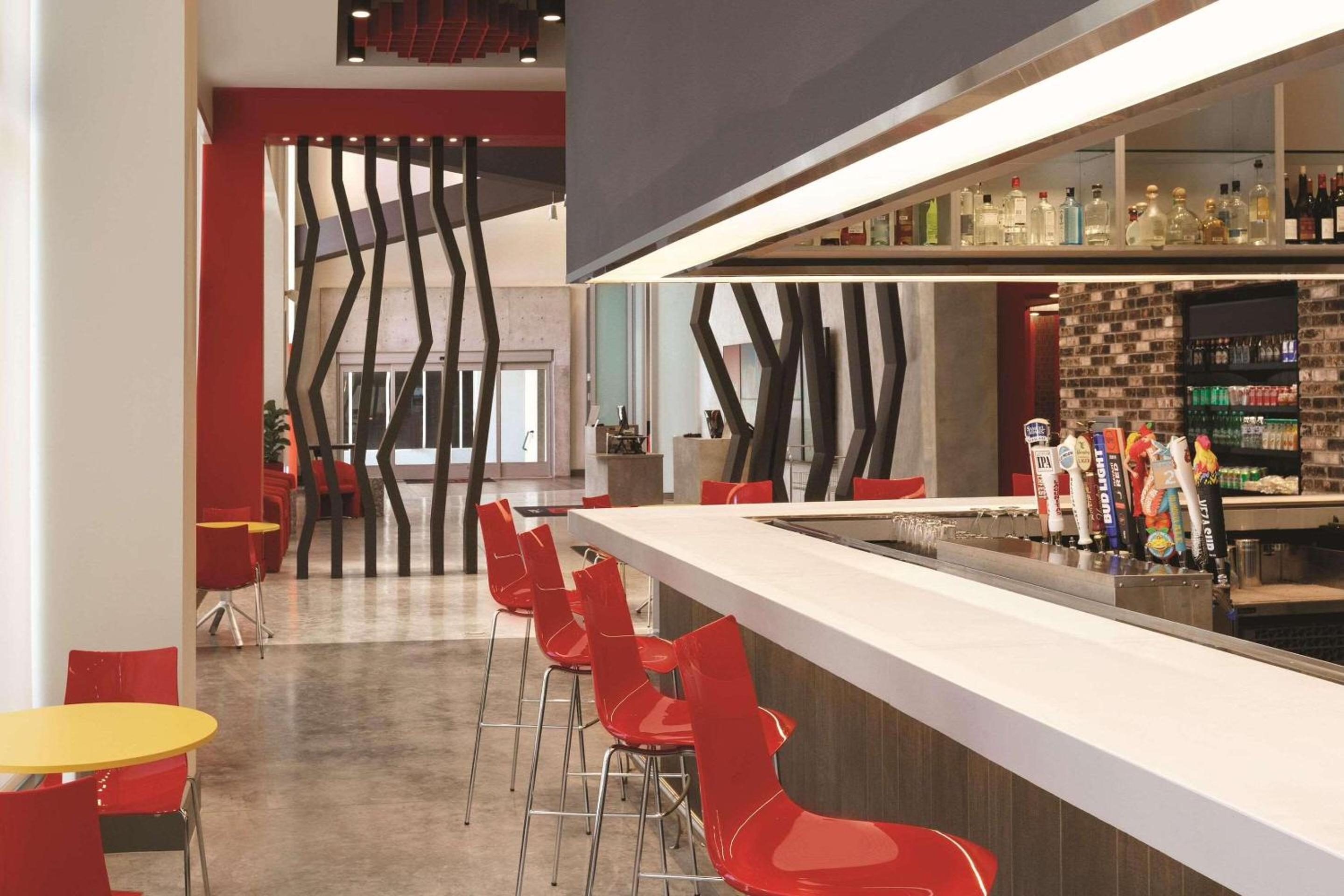 Foto de Radisson RED Miami Airport