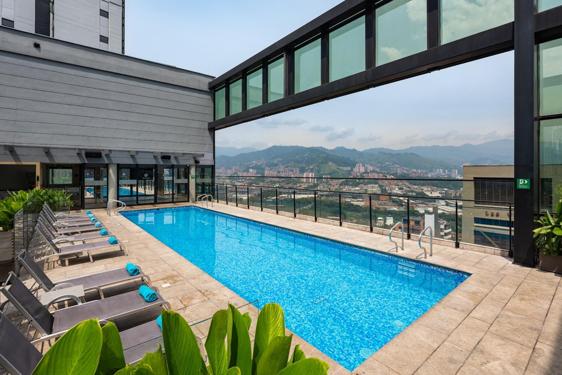 Hotel Estelar Square, Poblado