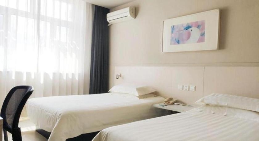 Foto de Jinjiang Inn Changchun Pepole Square