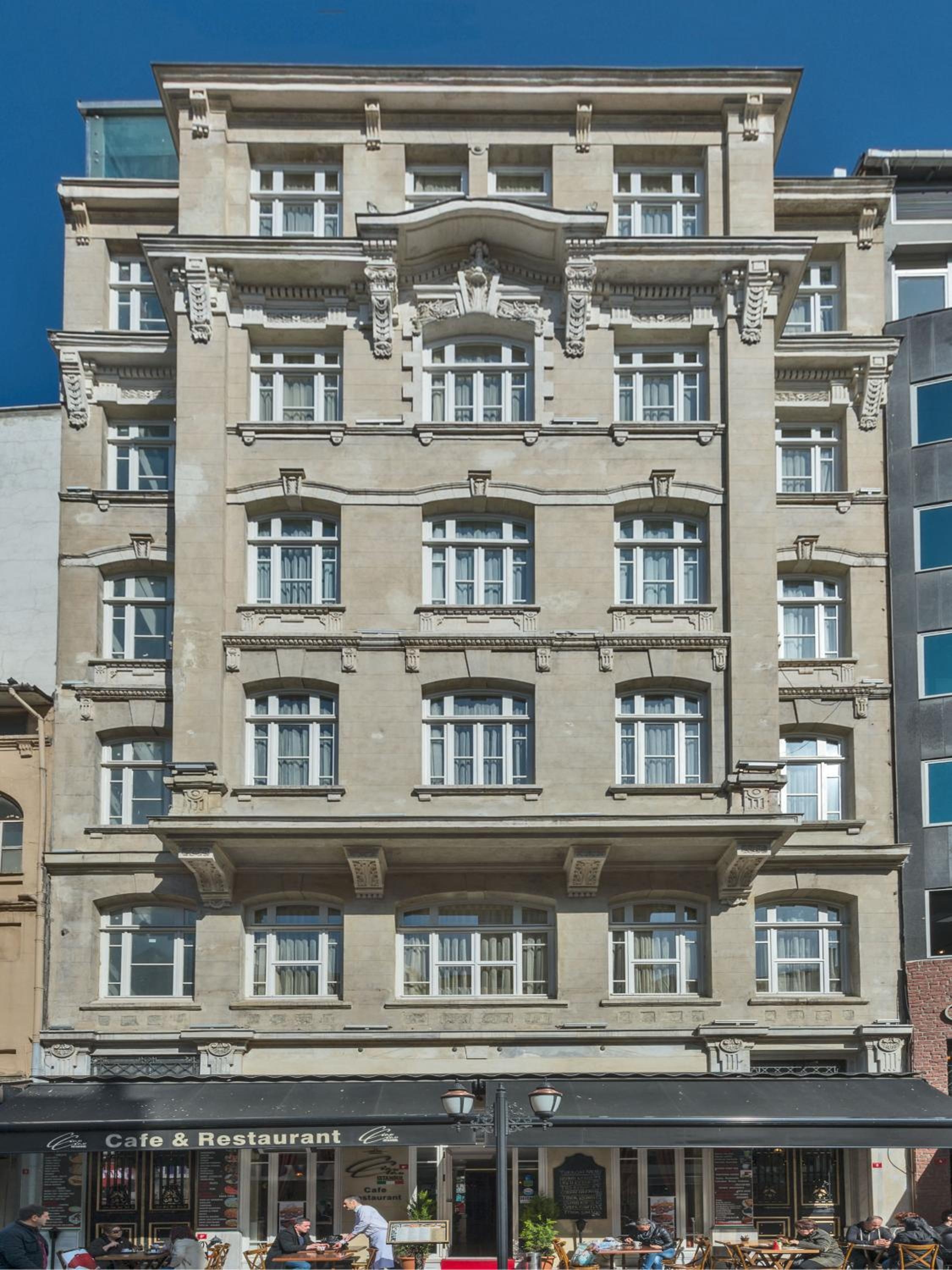 Alpek Hotel