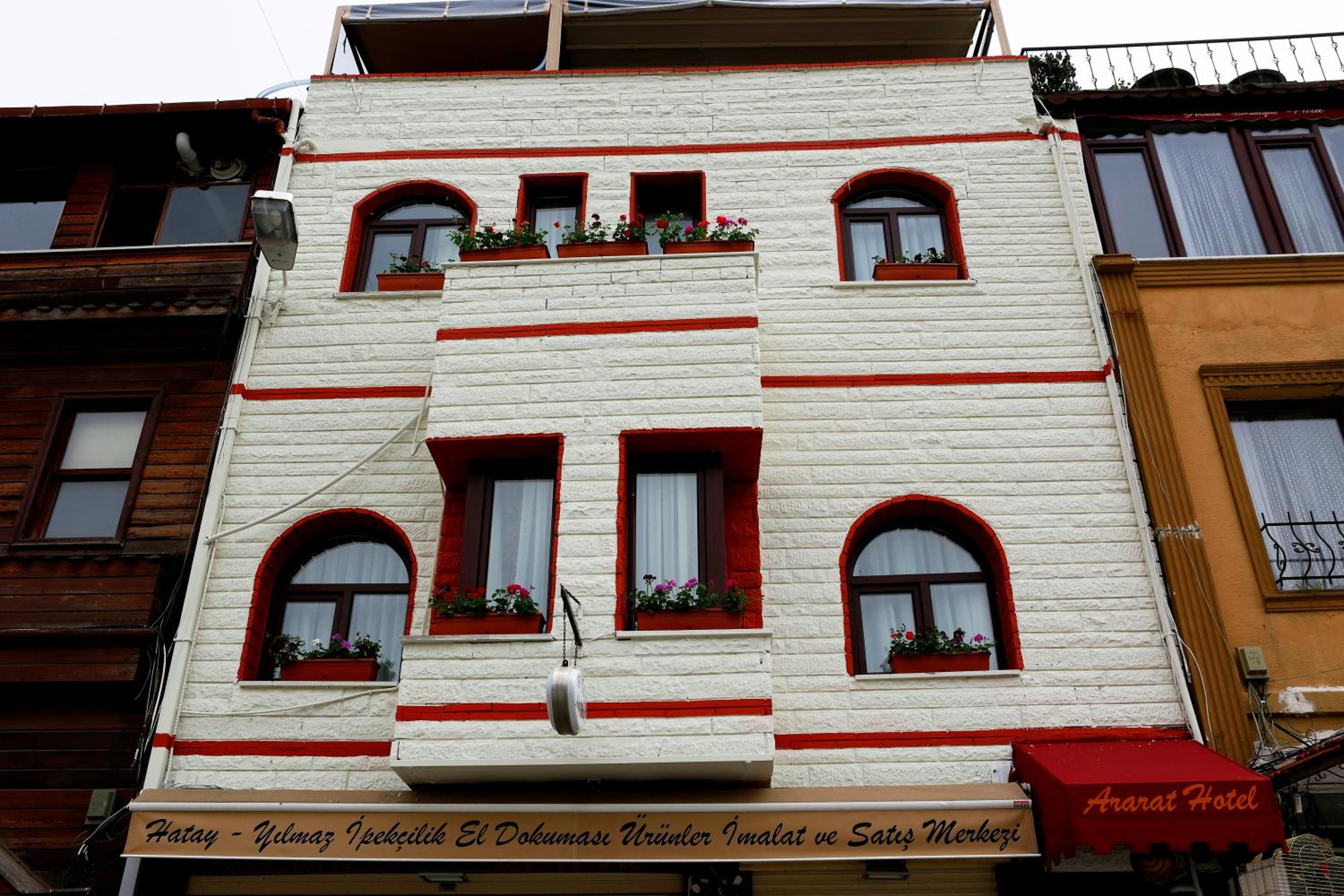 Ararat Hotel