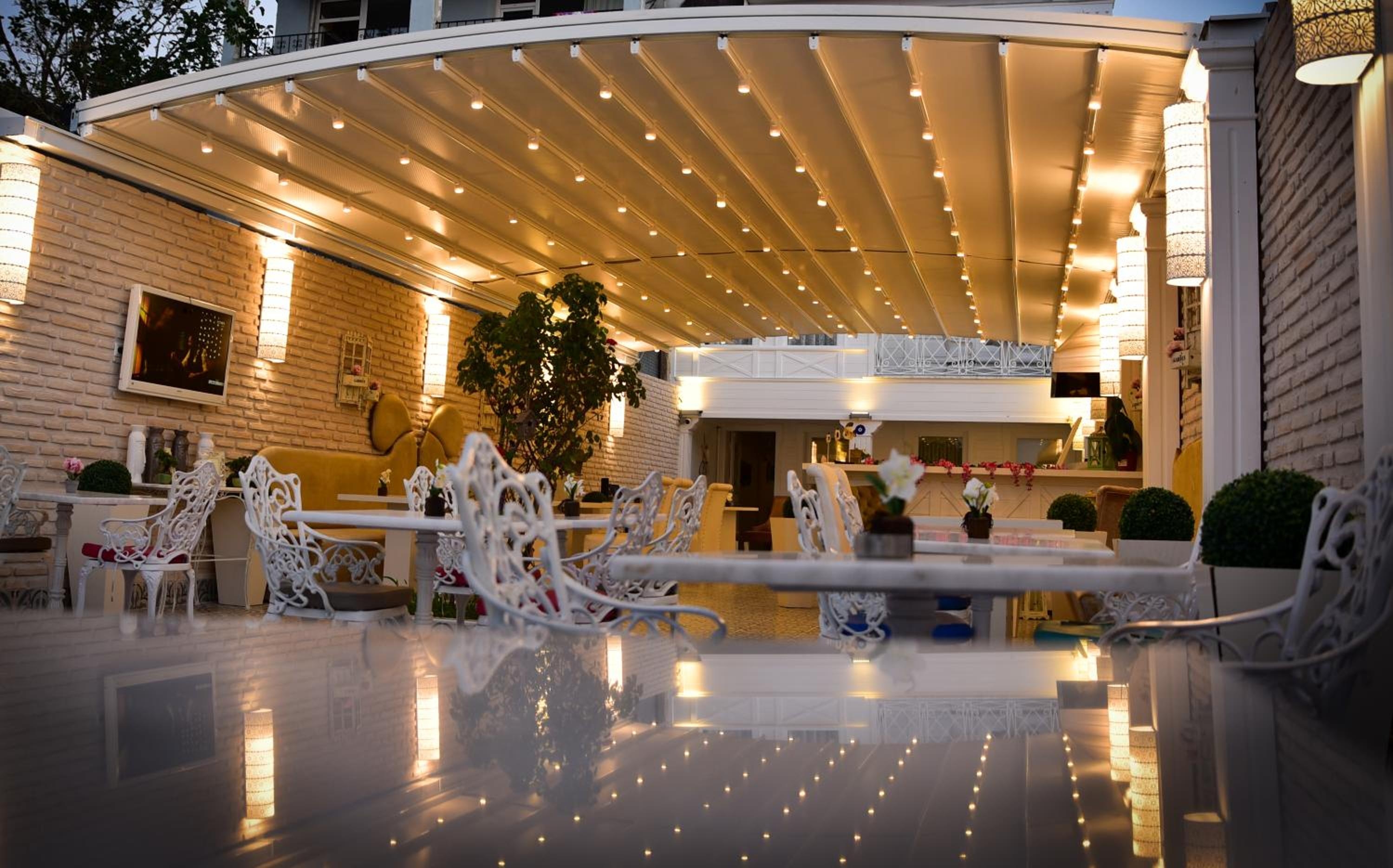 Foto de Büyükada Port Hotel
