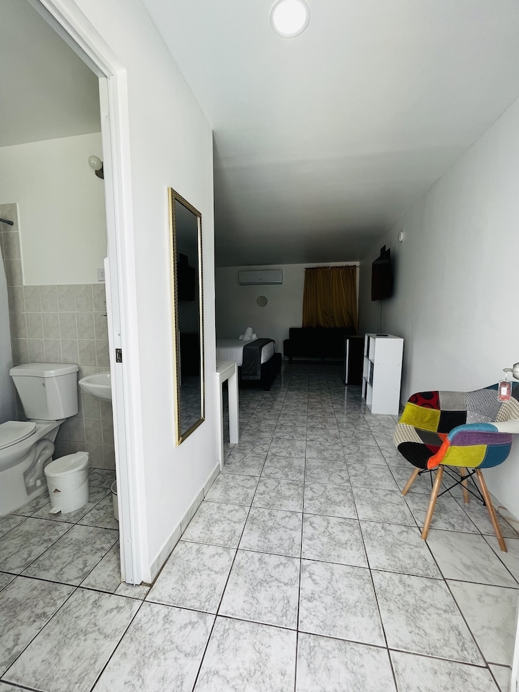 Foto de Douglas Highway Hotel