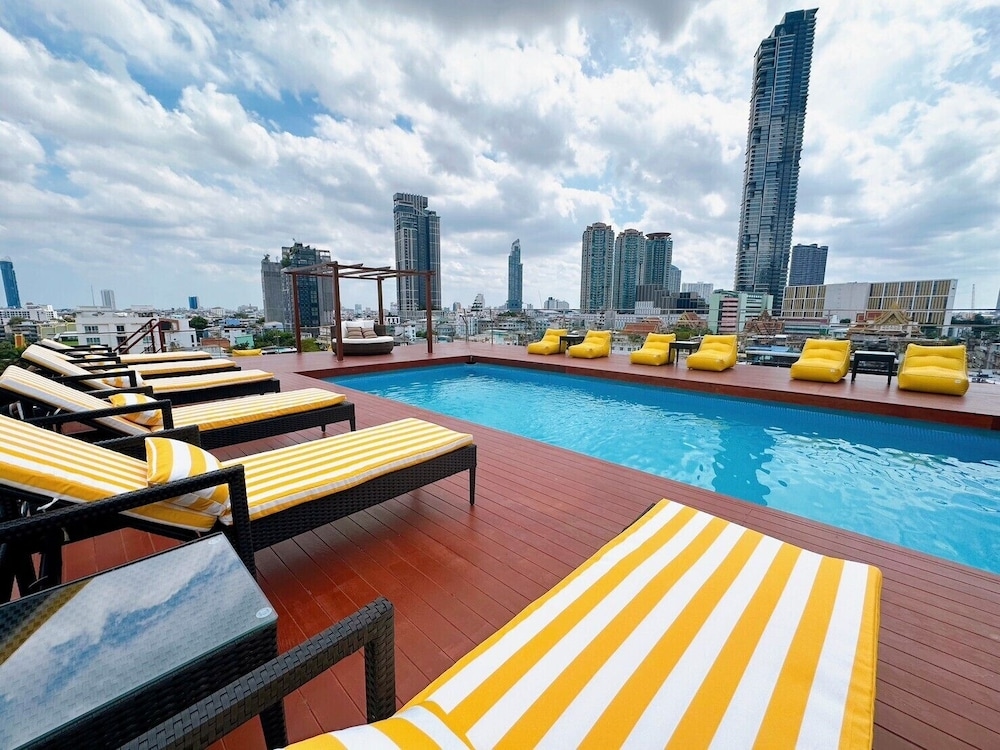 Miloft Sathorn hotel