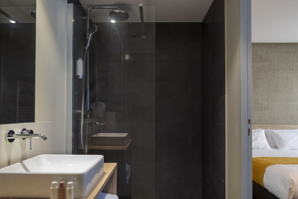 Foto de 37 Lodge La Défense Courbevoie