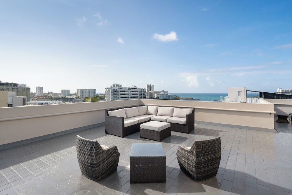 Olimpo Court by Otium