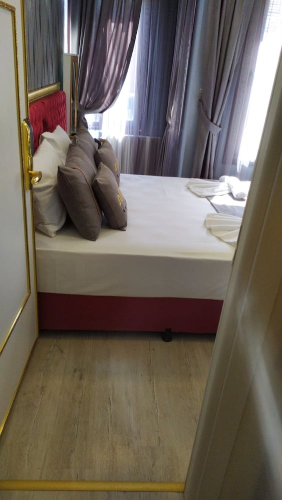 Rhythm Hotel, Estambul