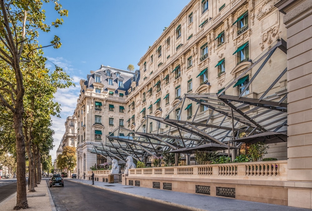 The Peninsula Paris, Paris