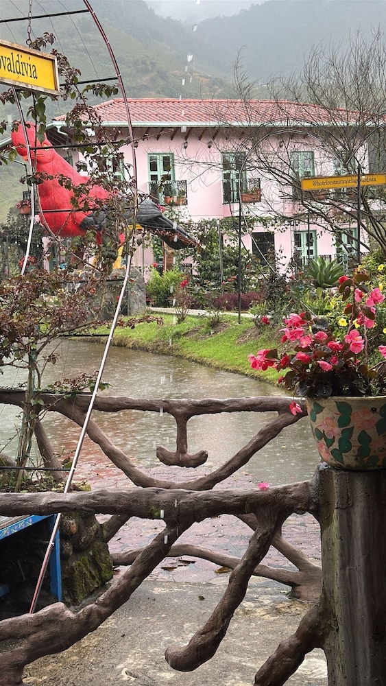 Hosteria El Paraiso, Jardín