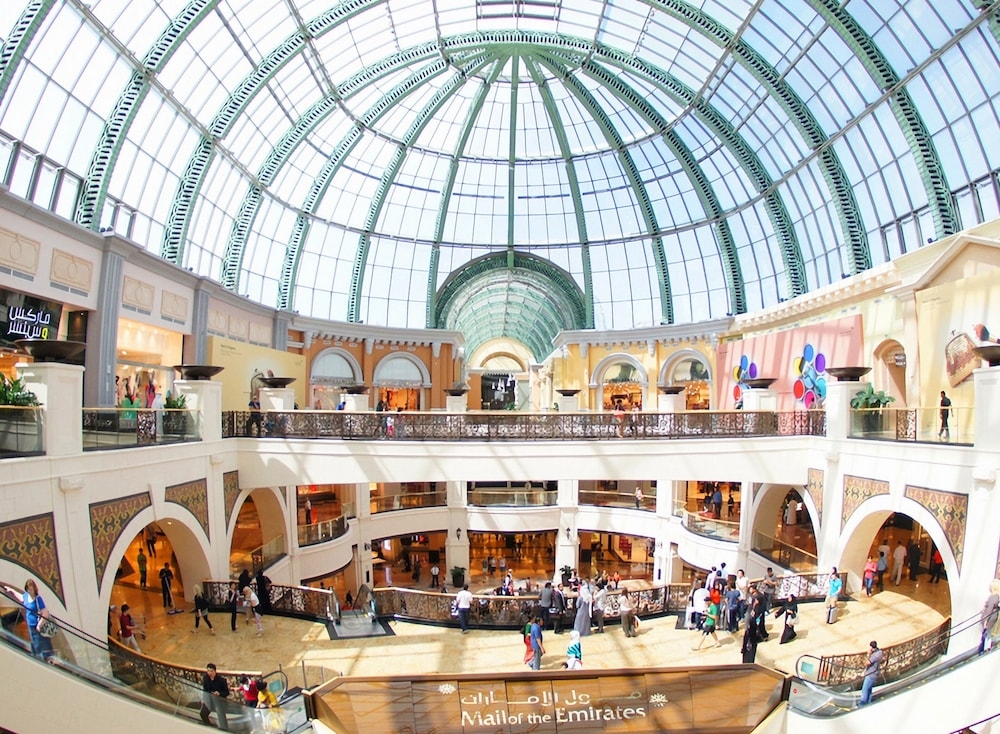 Flora Al Barsha Hotel at the Mall, Dubái