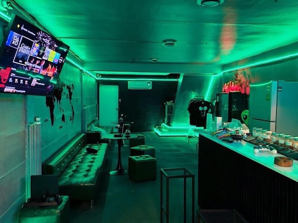 Doctor Alien Hostel