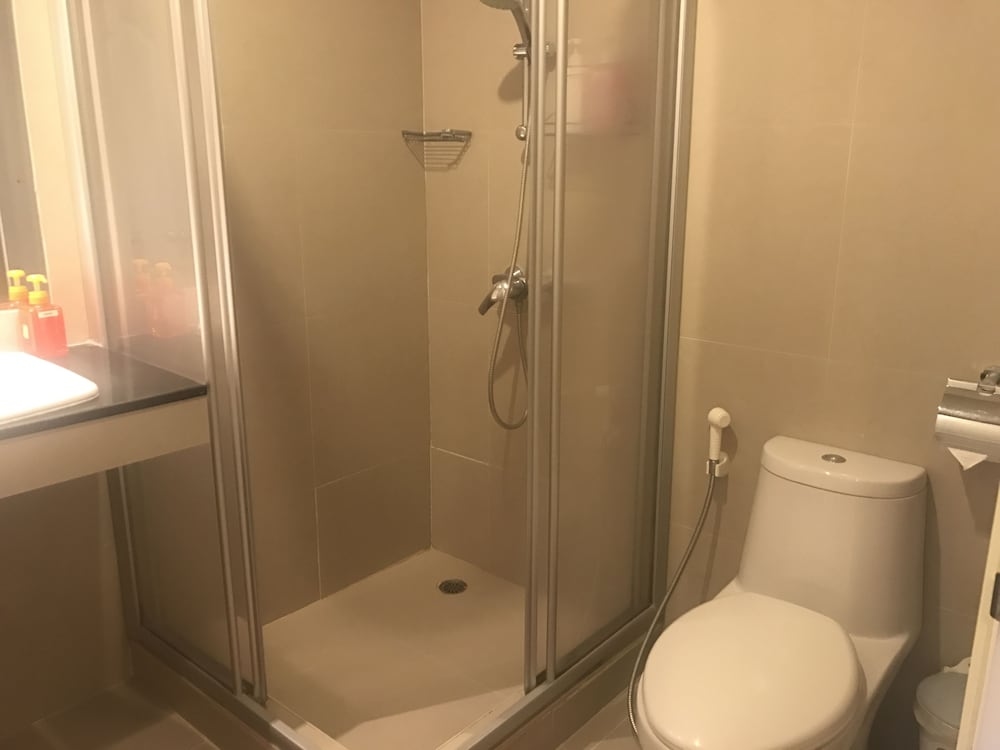 Foto de 14 Place Sukhumvit Suites - SHA Plus