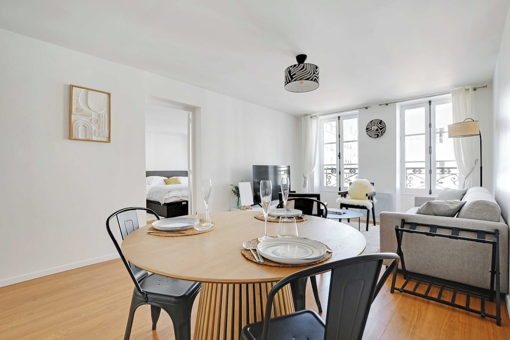 Foto de Elegant Apt - 1bdr/4p - Marais / Place des Vosges
