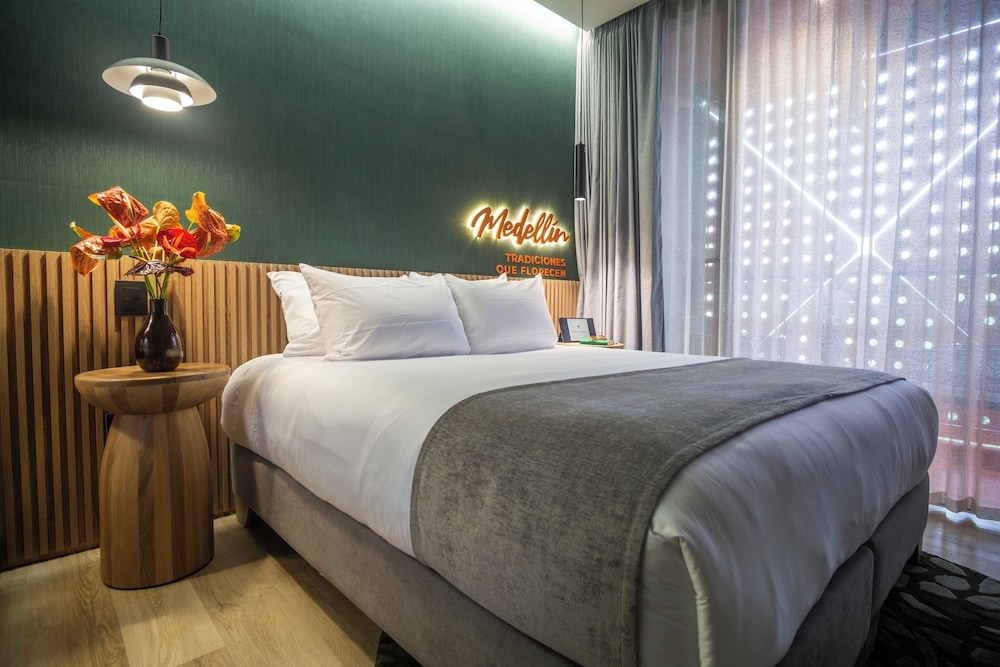 Calle Flora Hotel by Jalo
