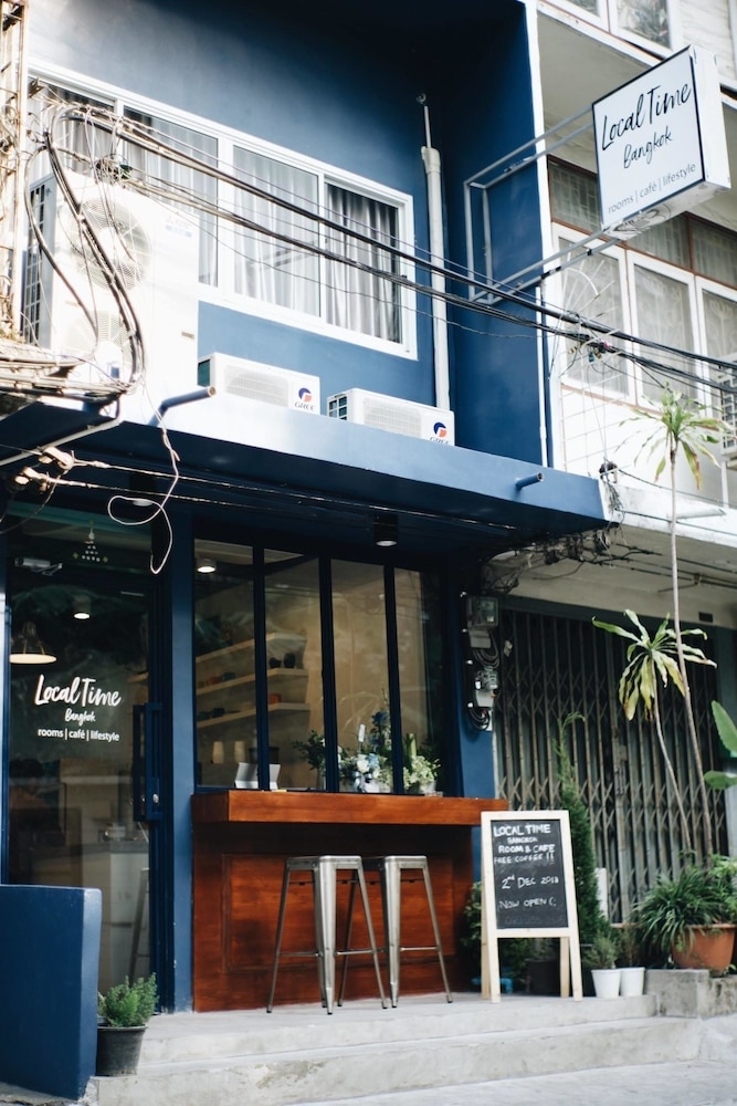 Local Time Bangkok - Hostel