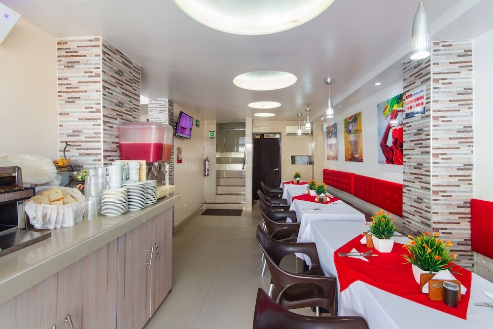 Foto de Hotel Marina Suites By Geh Suites