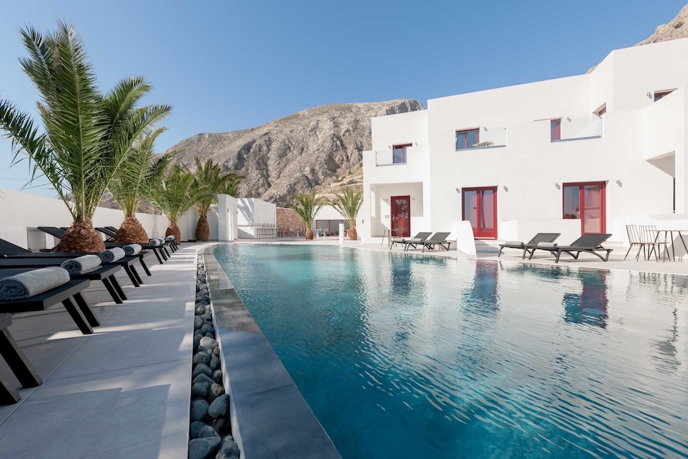 Mar n Mar Crown Hotel and Suites