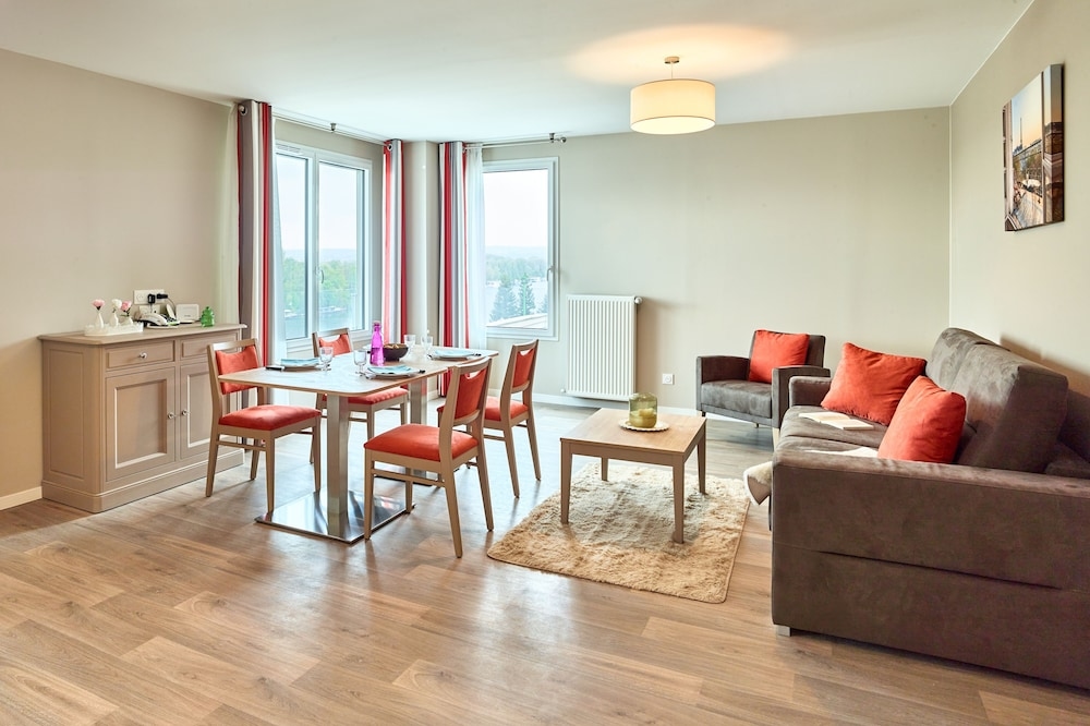 Foto de Zenao Appart'hôtels Suresnes