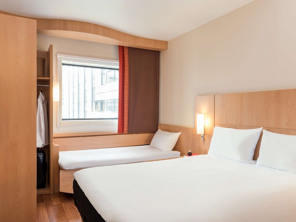 Foto de ibis Paris Pont De Suresnes