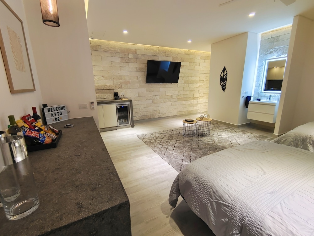 Foto de 1st Luxury Warehouse