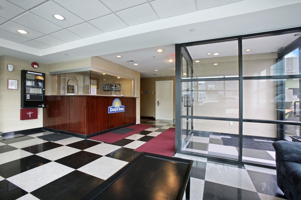 Foto de Days Inn by Wyndham Bronx Near Stadium